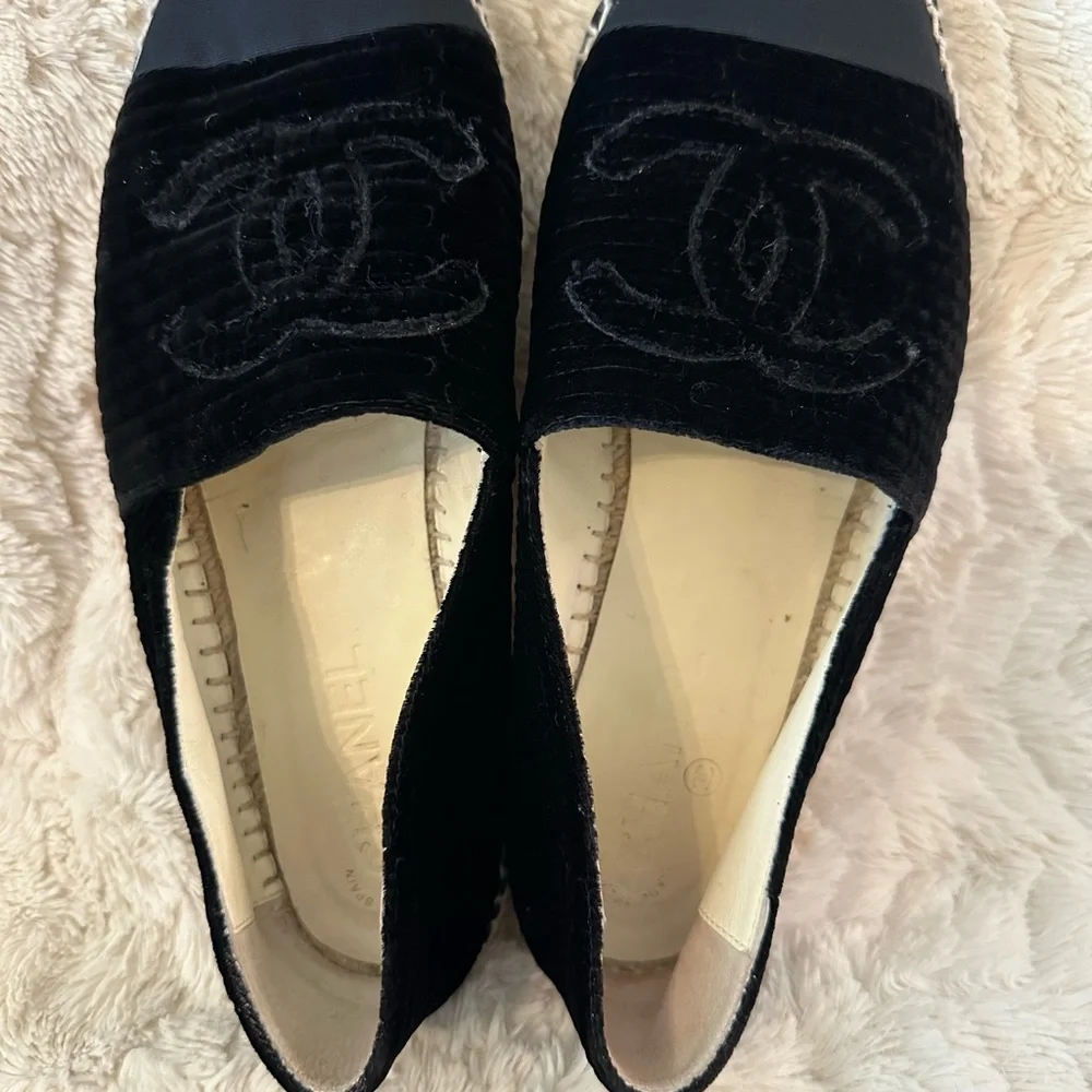 CHANEL espadrille flats
